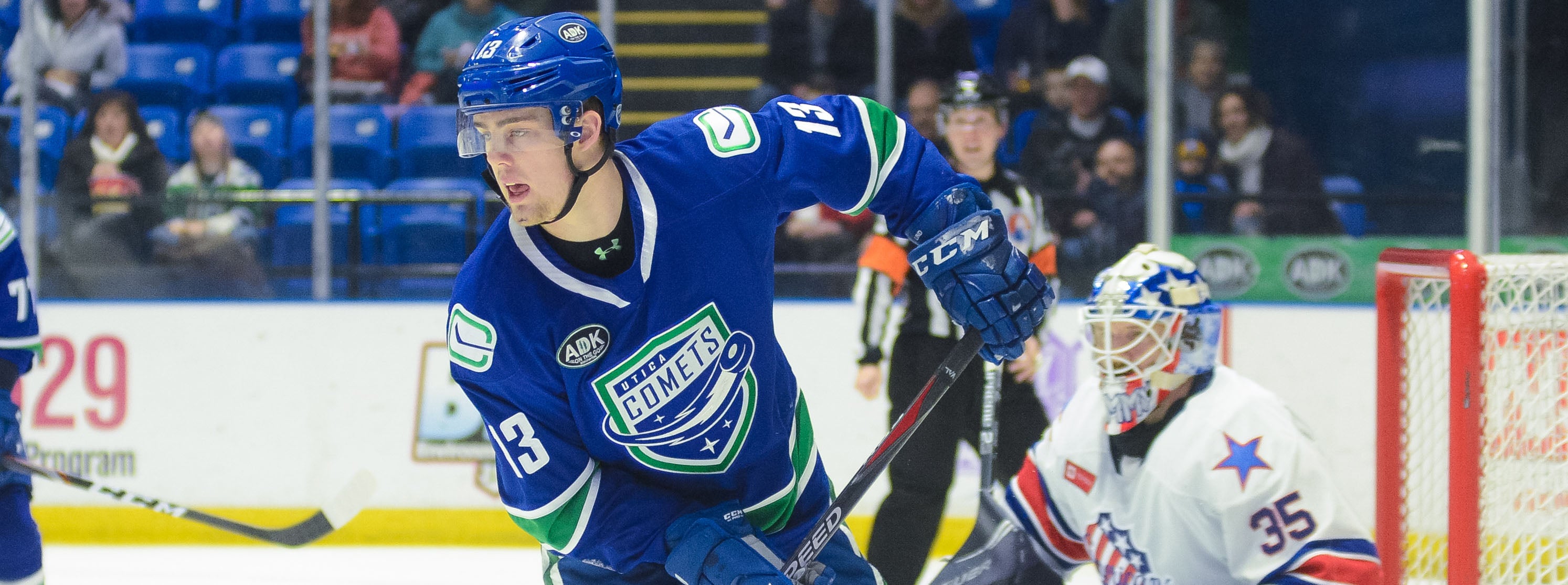 COMETS GO TOE-TO-TOE WITH AMERKS