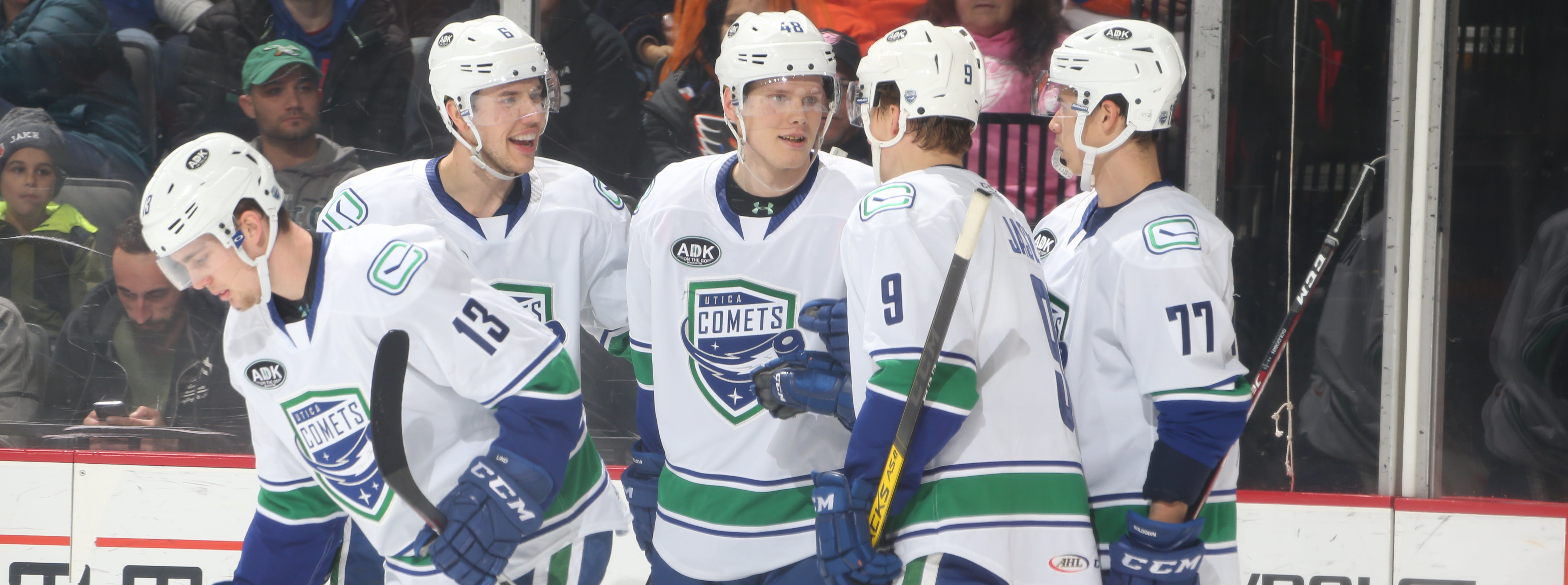 COMETS SPOOK PHANTOMS IN ROAD WIN