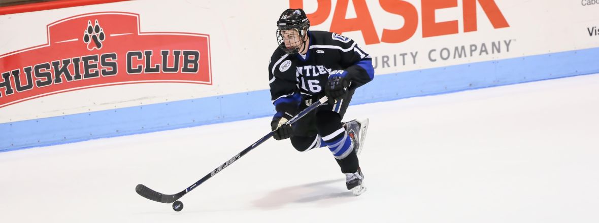 COMETS SIGN FORWARD MAX FRENCH TO ATO