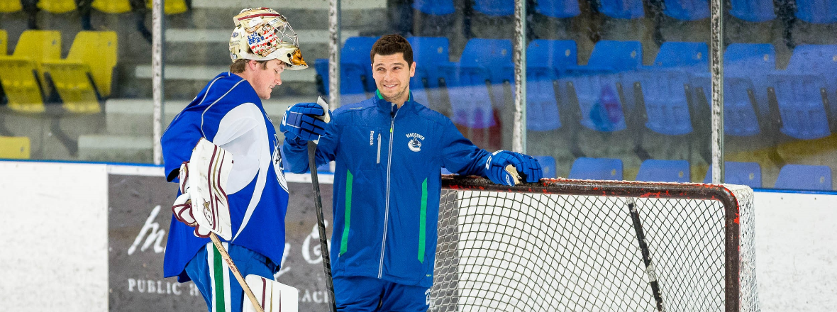 Canucks Name Dan Cloutier Goaltending Coach