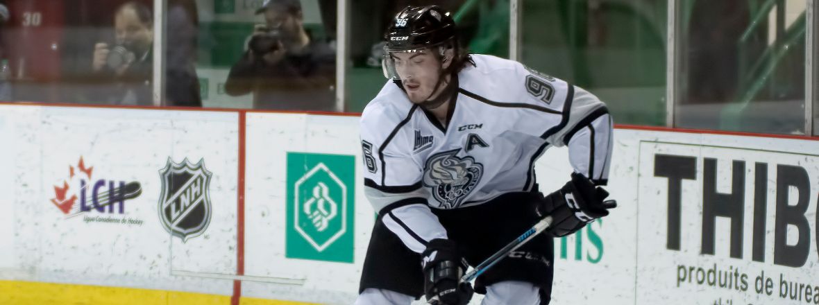 COMETS SIGN FORWARD ZACK MACEWEN TO ATO