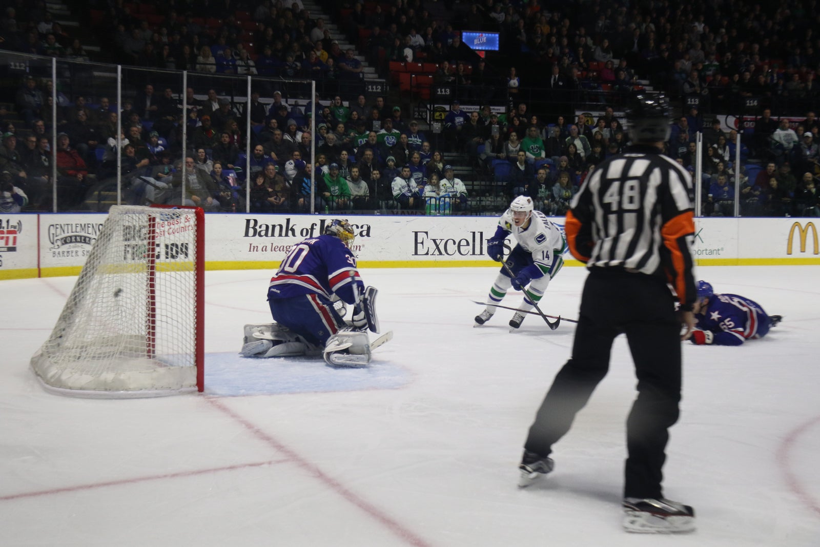 Zalewski Shines Again in Comets Win