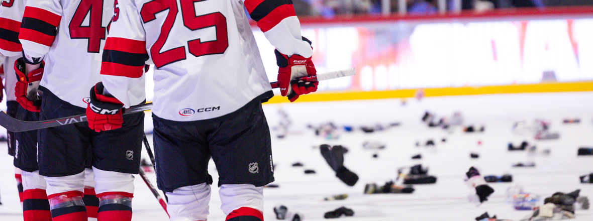 UTICA COMETS SOCK TOSS FRIDAY!