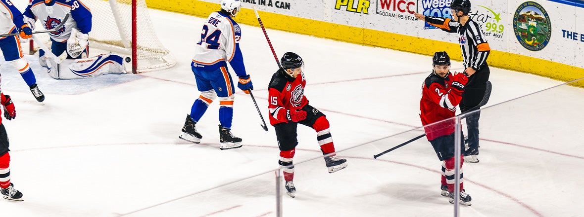 Comets Fall 4-2 in Bridgeport to Islanders 