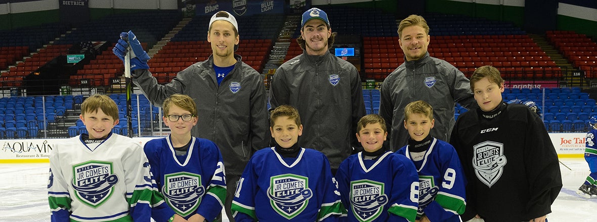 COMETS MAKE APPEARANCE AT JR COMETS PRACTICE