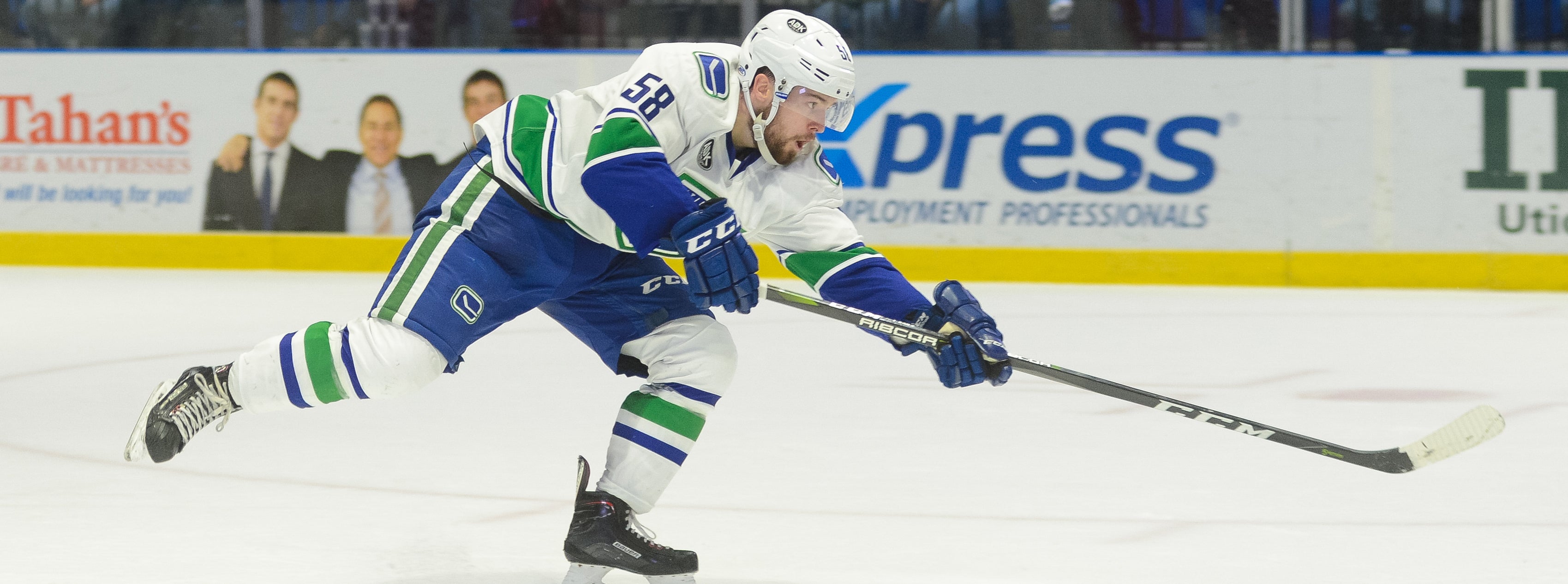 COMETS BEGIN WEEKEND SERIES IN LAVAL