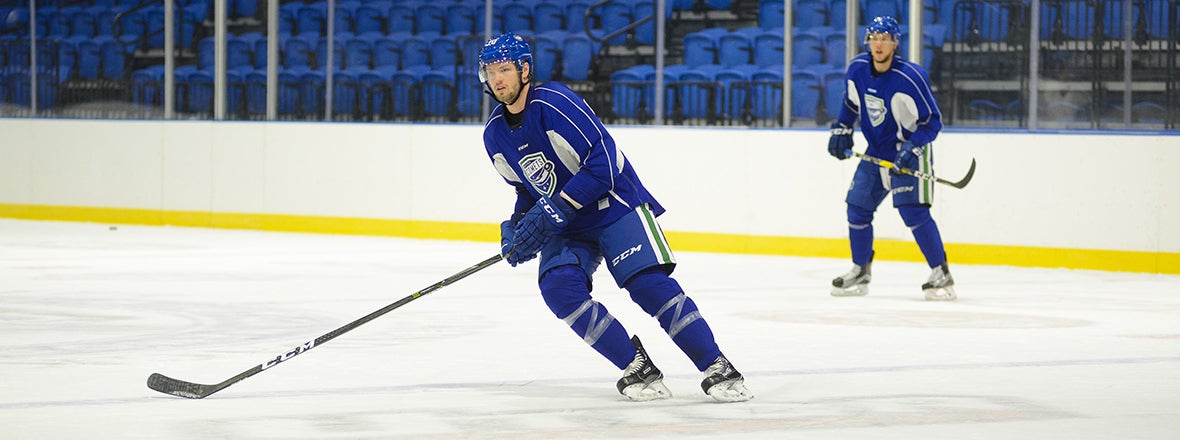 COMETS SIGN FORWARD BRENDAN WOODS TO PTO